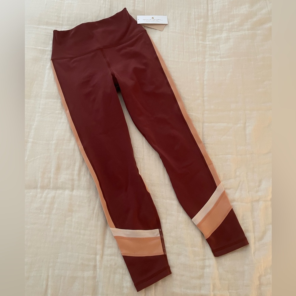 Like New Spiritual Gangster Velo Dream Tech Jersey leggings. Size Small